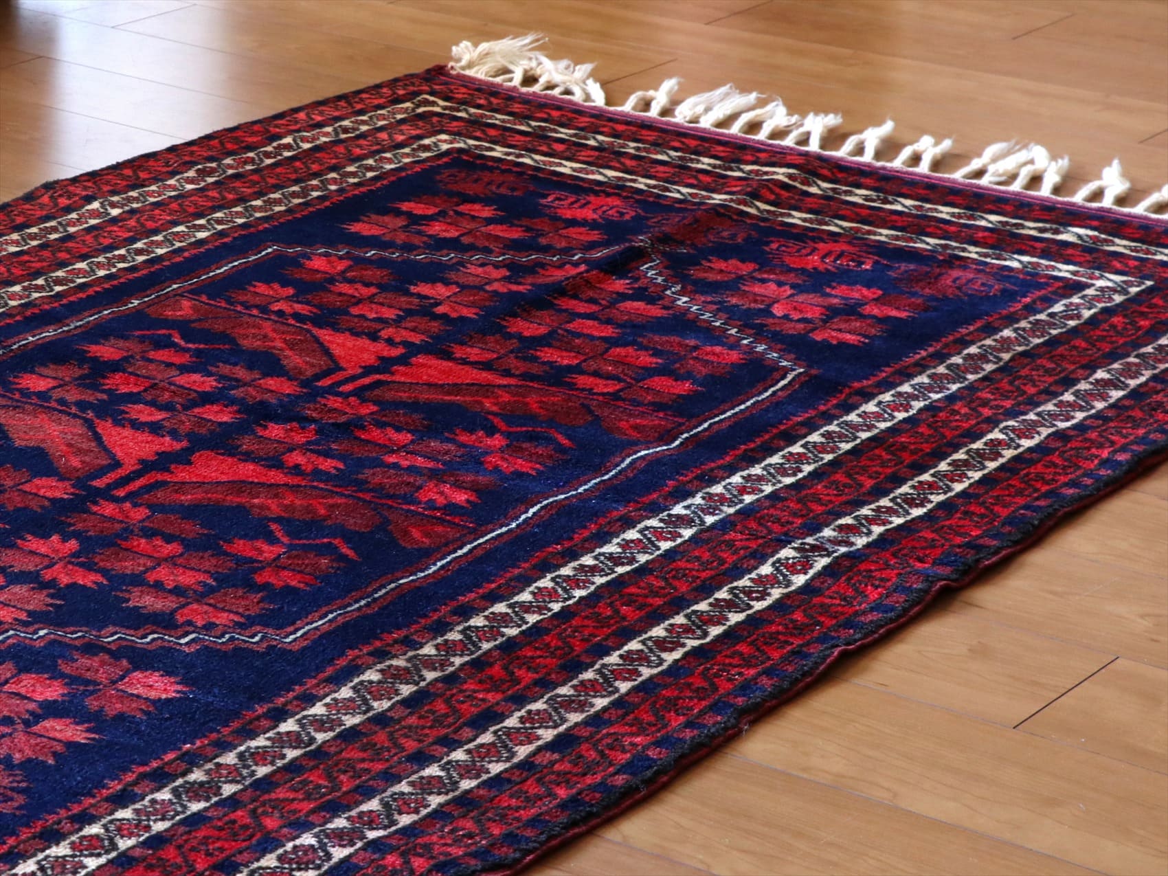 手織りトルコ絨毯 123X81cm ベルガマ地方 トライバルラグ