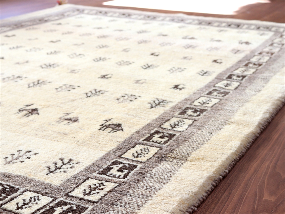 ギャッベ　イラン製手織りラグ207×150cm ナチュラルアイボリー＆ブラウン　ラクダ