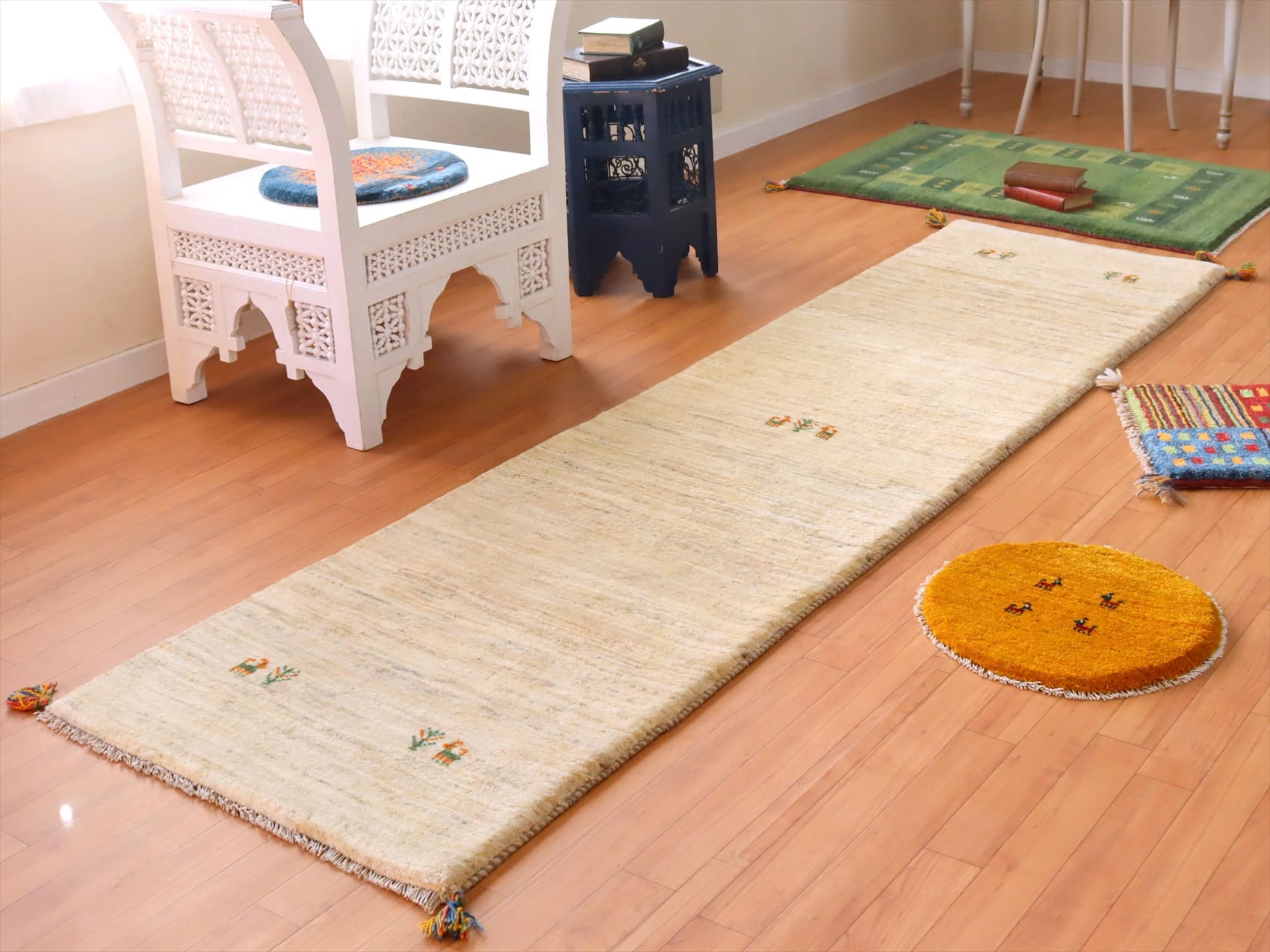 ギャッベ カシュカイ族の手織りラグ269×70cm ナチュラルアイボリー 生命の樹とシカ