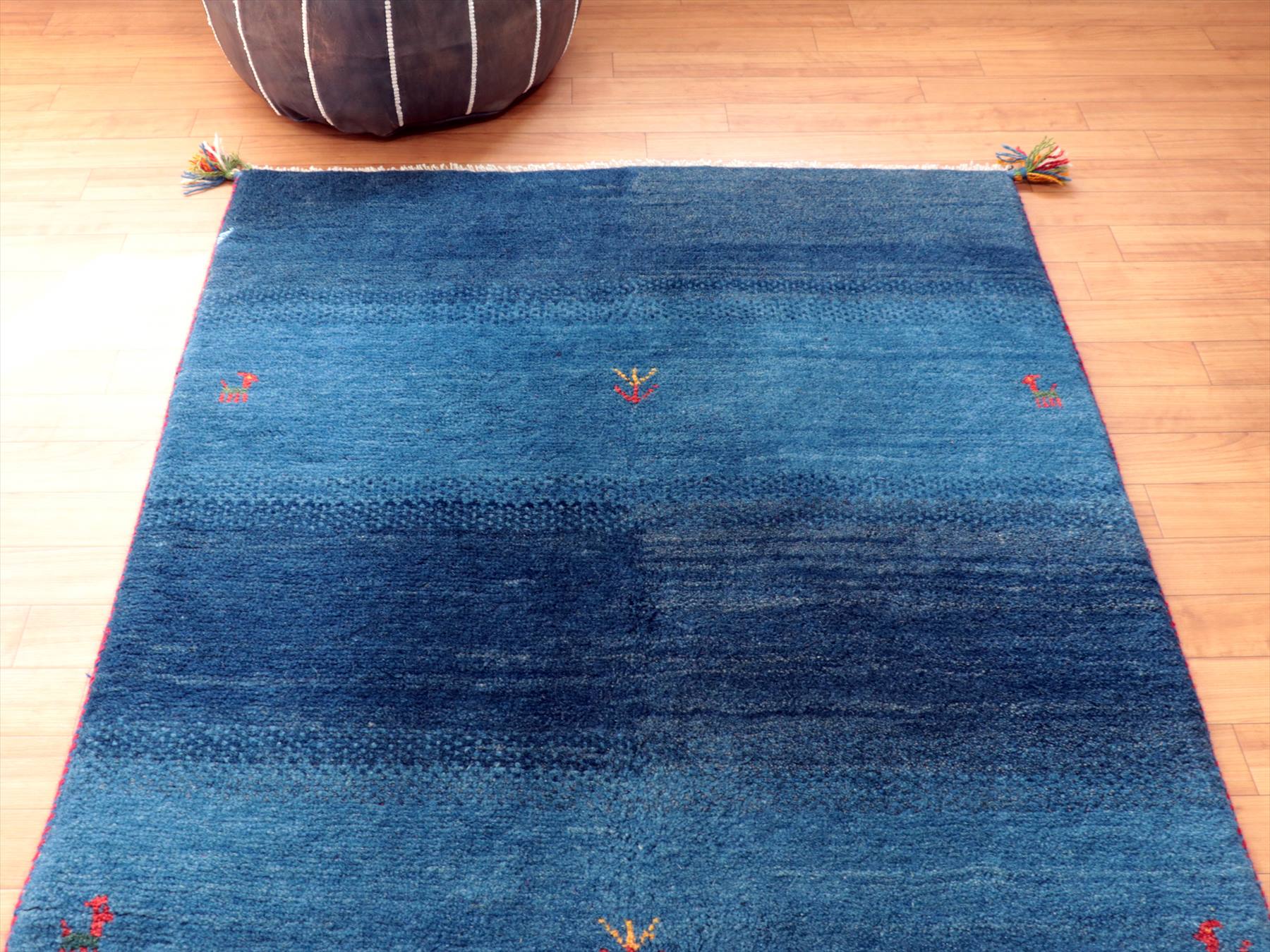 ギャッベ　イラン産手織り151×100cmブルー　グラデーション